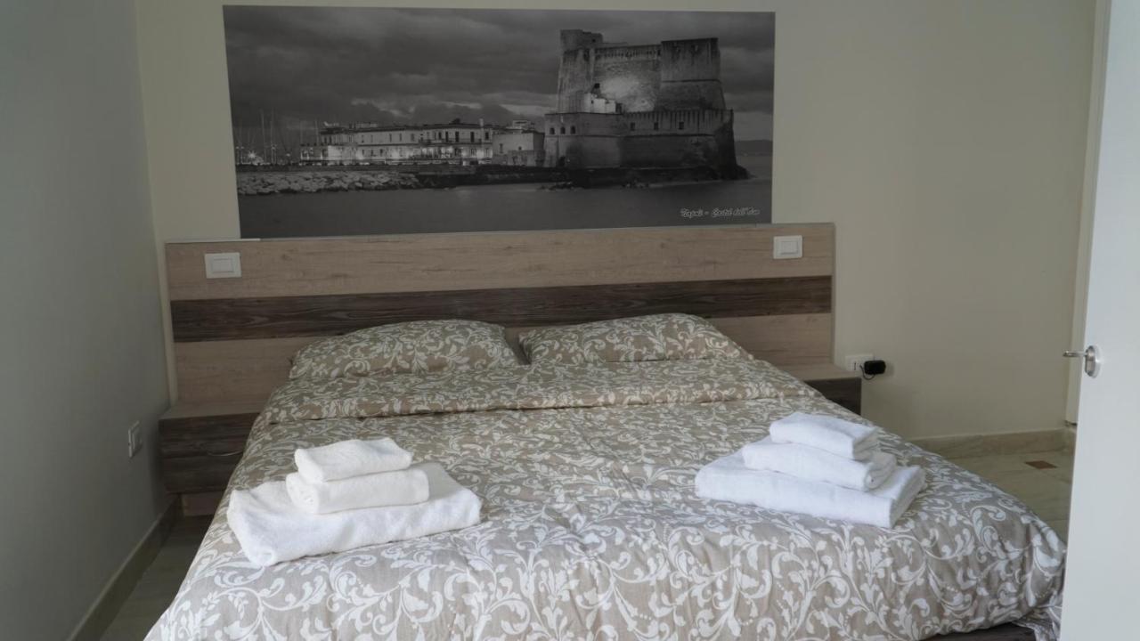 Bed and Breakfast Donna Vicenza Bed & Breakfast à Naples Extérieur photo