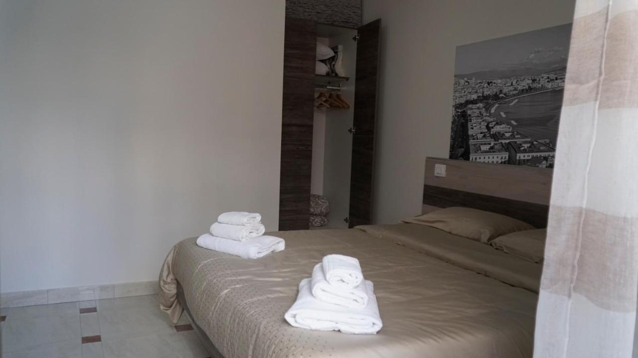 Donna Vicenza Bed & Breakfast Naples Extérieur photo